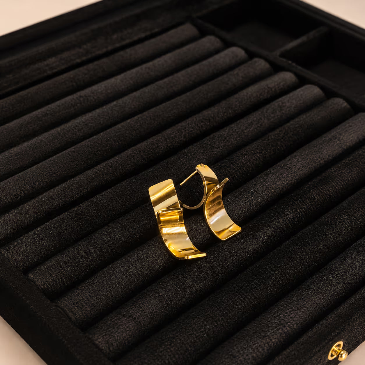 Gold Geometric Curved Stud Earrings - View 3 - Shop Aizel