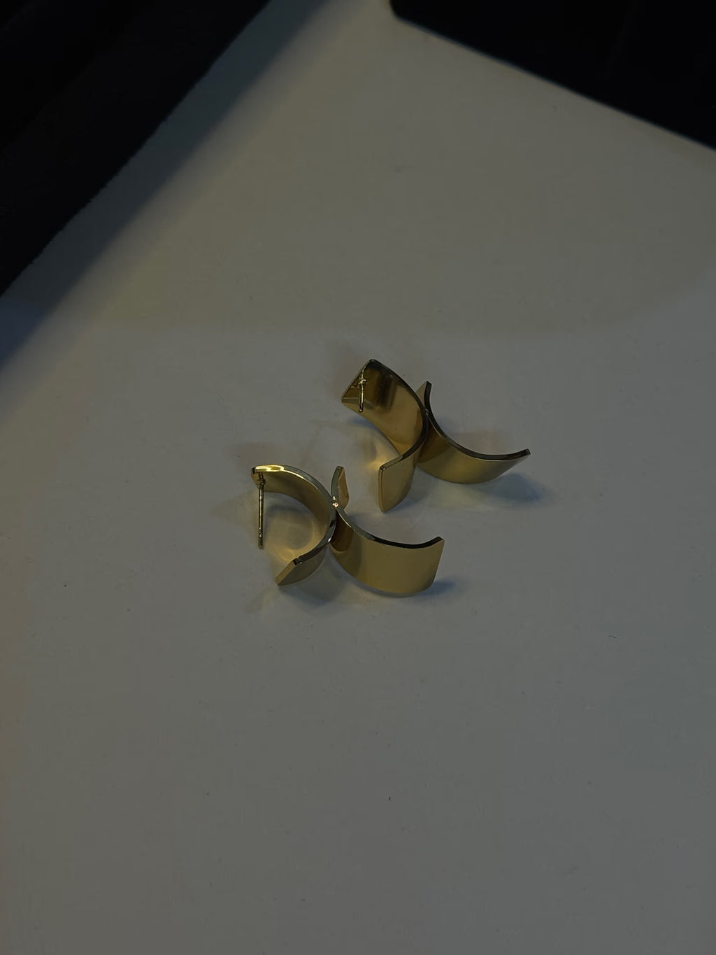 Gold Geometric Curved Stud Earrings - View 7 - Shop Aizel