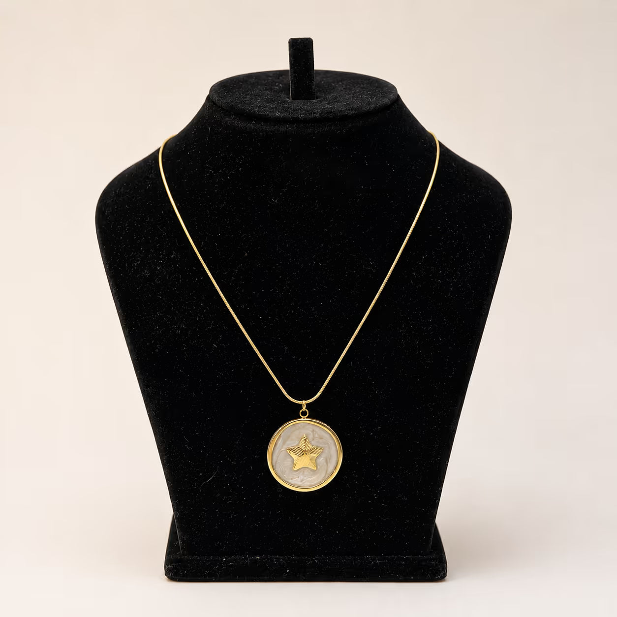 Gold Star Marble Disc Pendant Necklace - View 3 - Shop Aizel